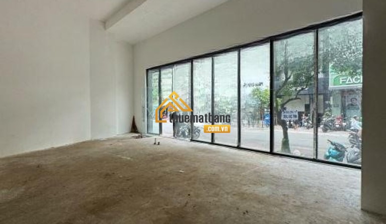 product/2025_04/cho-thue-mat-bang-ben-thanh-quan-1---dien-tich-143m2-mat-tien-duong-lon_-4-_1.jpg