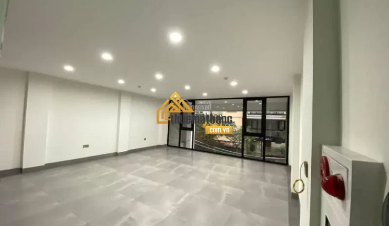 product/matbang/ha_noi/1_quan_ba_dinh/dong-images-25-1-2024/3-tang-thong-san-cho-thue-van-phong-ngo-3-oto-tranh-3.webp