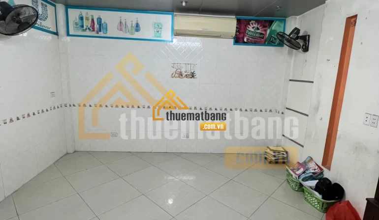 product/matbang/ha_noi/1_quan_ba_dinh/phat-images-30-01-2024/chinh-chu-cho-thue-mat-bang-lam-van-phong-mo-shop-pho-doi-can-xung-quanh-nhieu-ca-fe-va-quan-an-3.webp