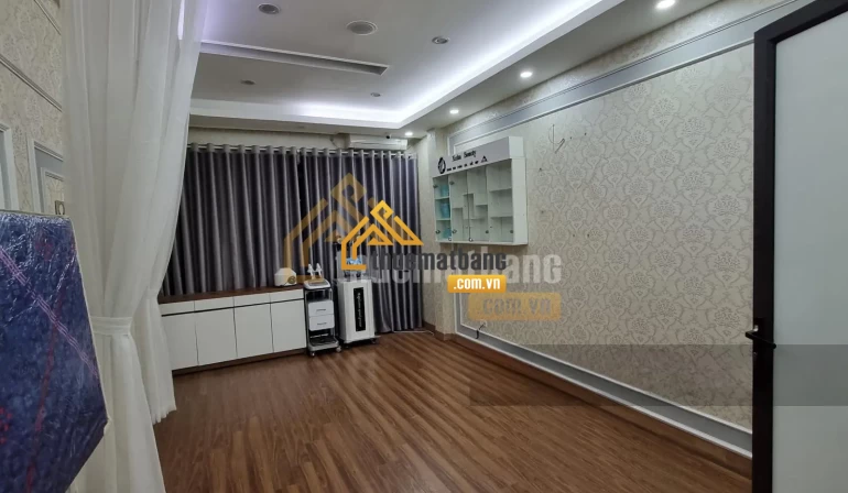 product/matbang/ha_noi/1_quan_ba_dinh/phat-images-30-01-2024/cho-thue-nha-nguyen-can-chinh-chu-35m2x5t-doi-can-ba-dinh-23tr-th-kinh-doanh-spa-ket-hop-phong-o-1.webp