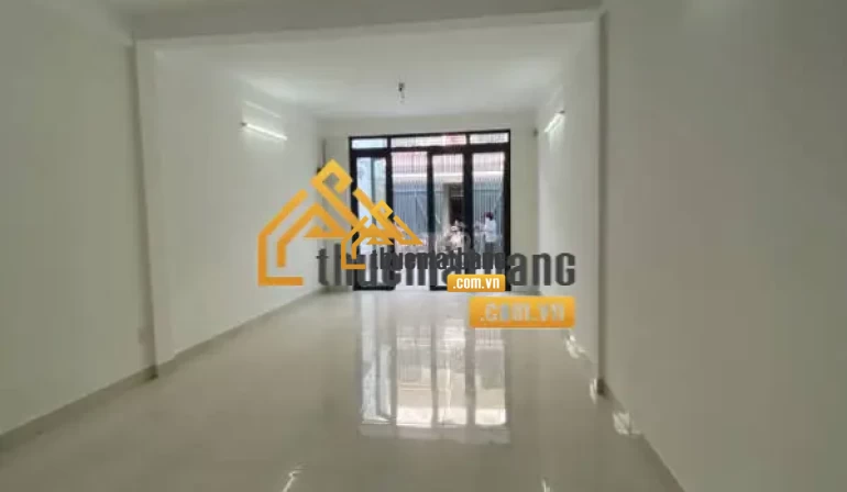 product/matbang/tp-ho-chi-minh/quan10/dong-images-17-1-2024/cho-thue-nha-nguyen-can-mat-tien-ngo-quyen-quan10-1.webp