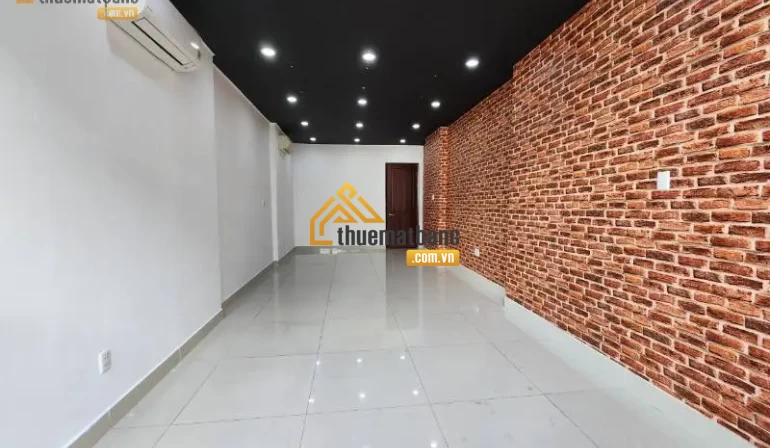 product/matbang/tp-ho-chi-minh/quan4/dong-images-9-1-2024/van-phong-cho-thue-gia-re-ta--i-qua--n-4-1.webp