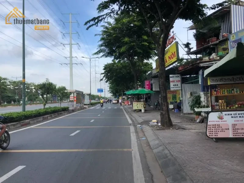 product/matbang/tp-ho-chi-minh/quan-binh-thanh/dong-images-24-1-2024/mat-tien-pham-van-dong-180m2-ngan-10m-20-trieu-th-1.webp