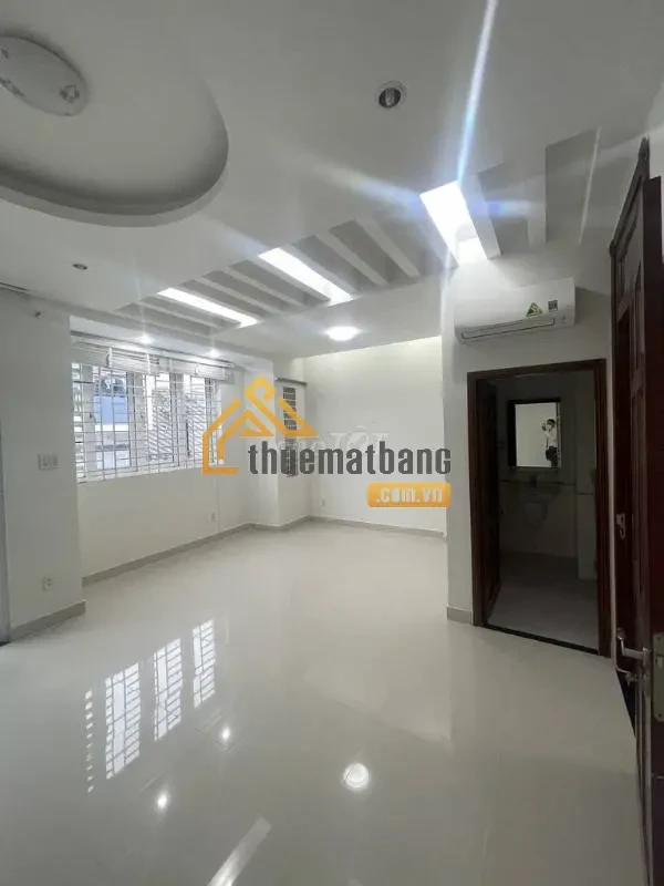 product/matbang/tp-ho-chi-minh/quan-phu-nhuan/dong-images-22-1-2024/cho-thue-nha-huynh-van-banh-phu-nhuan-1.webp