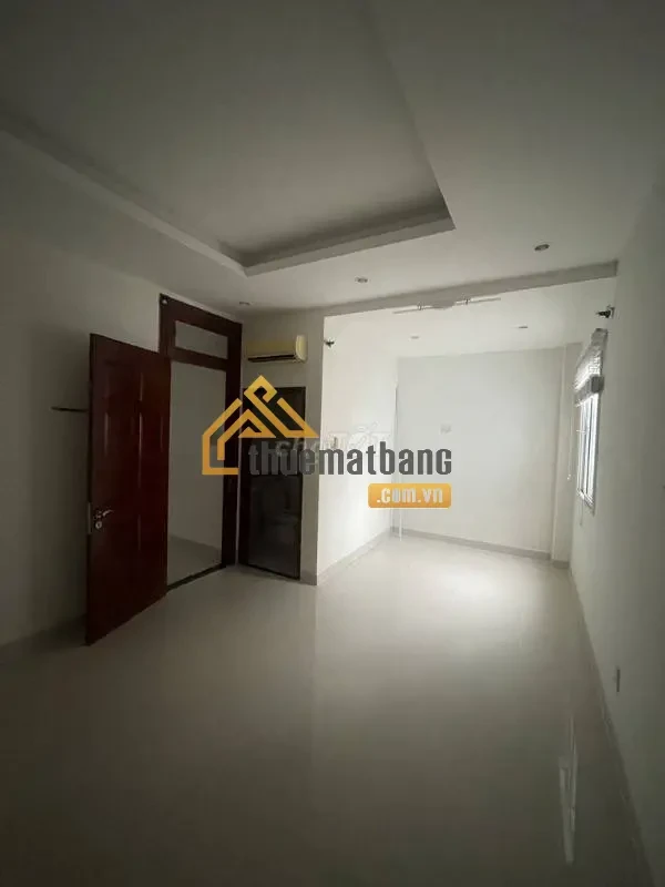 product/matbang/tp-ho-chi-minh/quan-phu-nhuan/dong-images-22-1-2024/cho-thue-nha-mat-tien-phan-xich-long-phu-nhuan-1.webp