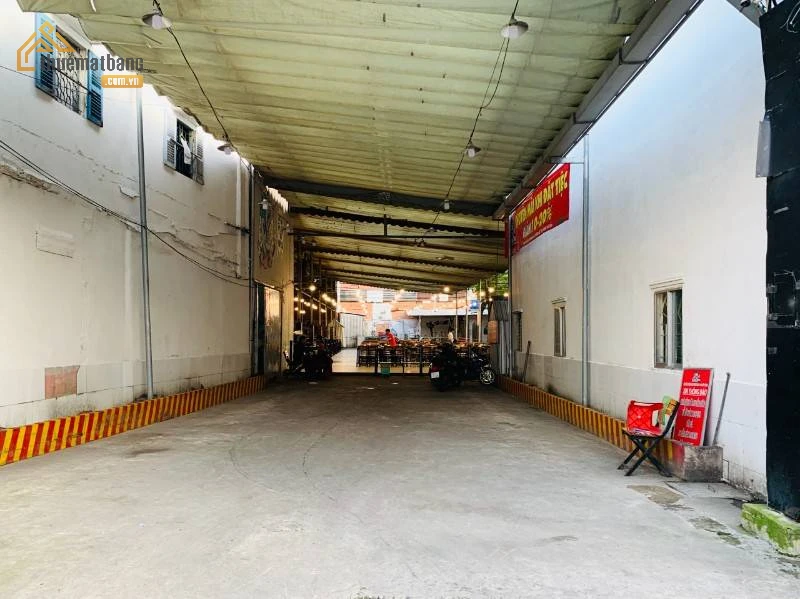 product/matbang/tp-ho-chi-minh/quan5/dong-images-11-1-2024/cho-thue-mat-bang-lon-mat-tien-duong-hau-giang-quan-6-dt-900m2-1.webp