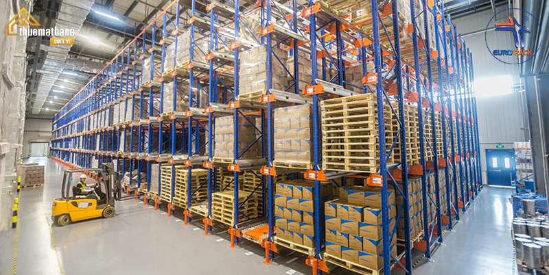 nhà xưởng 300m2 làm kho bãi logistic