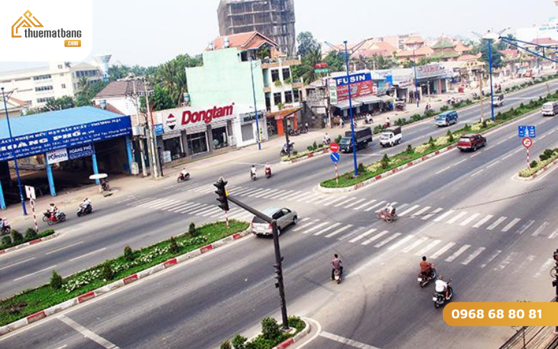 Đường Trường Chinh với giao thông sầm uất