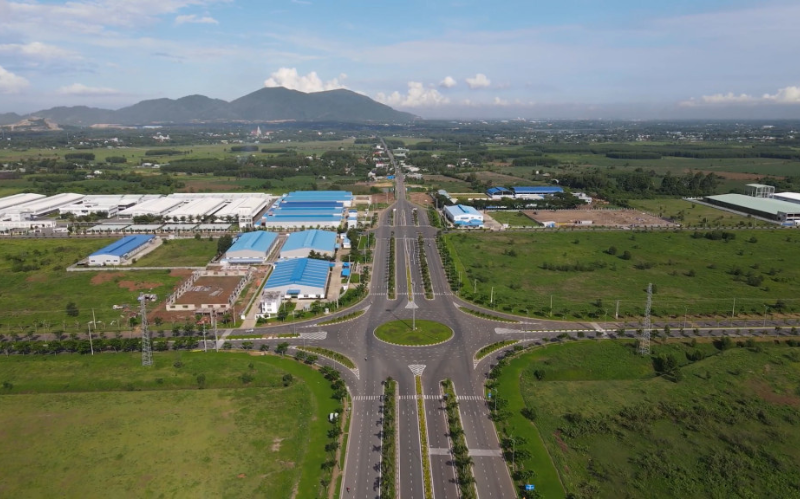 So sánh giá mua đất khu công nghiệp thực tế để đầu tư hiệu quả.
