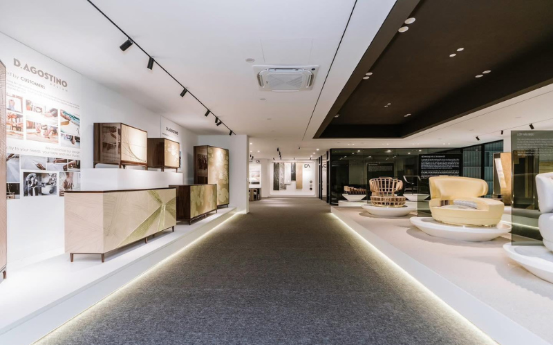 Không gian showroom sang trong, hiện đại