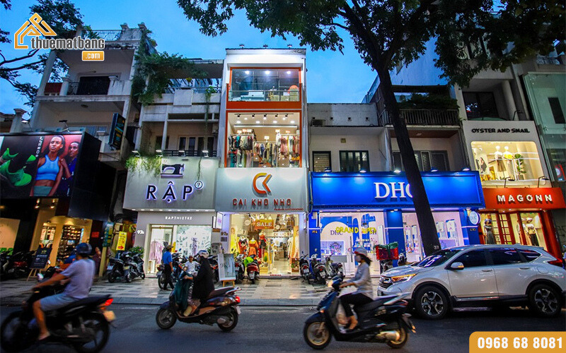 Các con đường kinh doanh shop thời trang nhộn nhịp